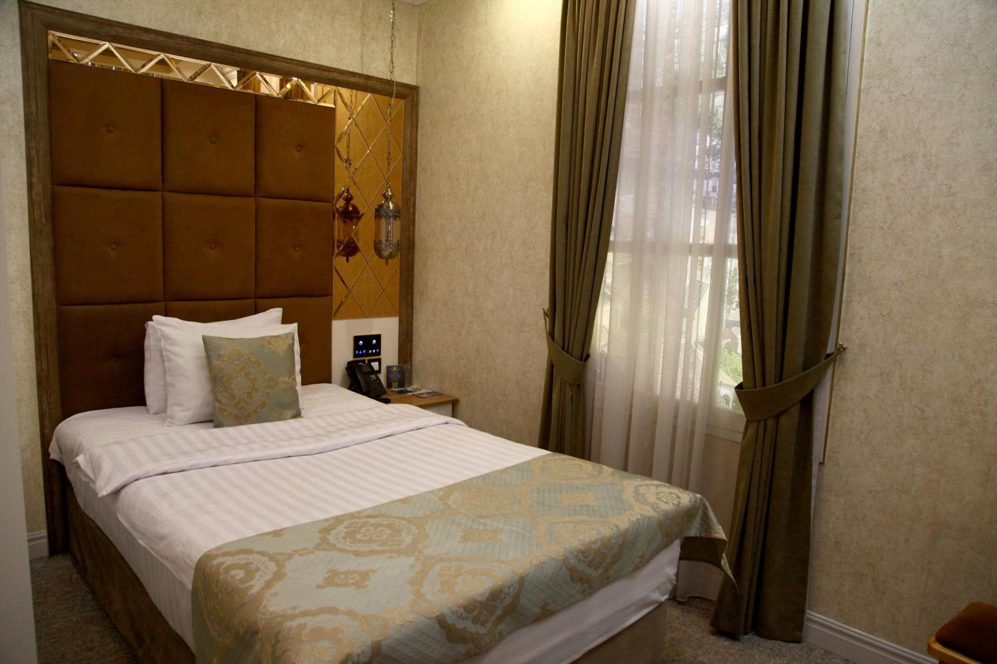 Aqua Hotel Tbilisi Esterno foto