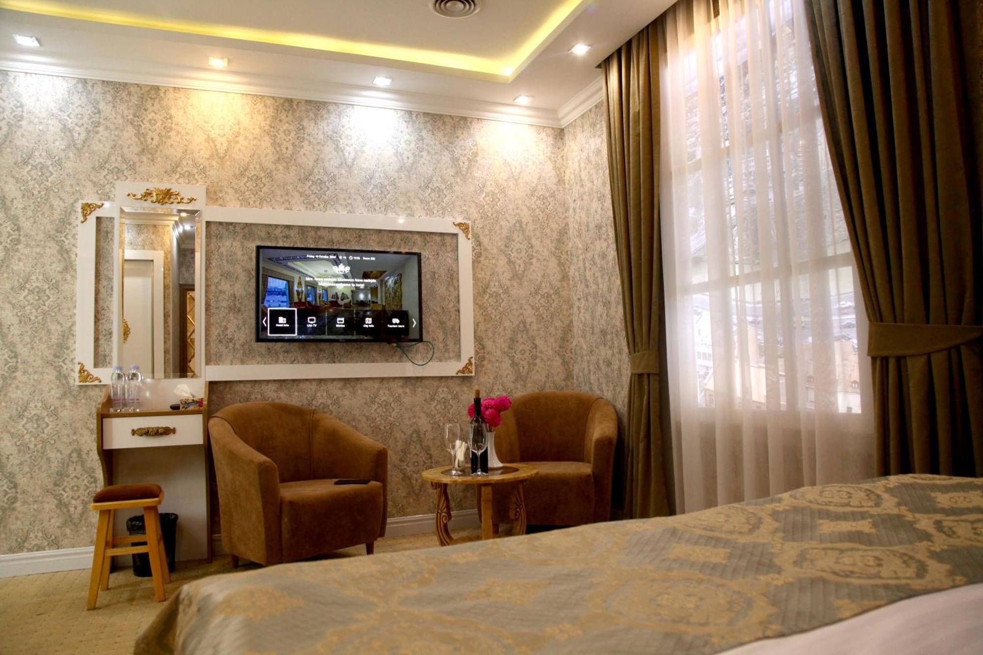 Aqua Hotel Tbilisi Esterno foto